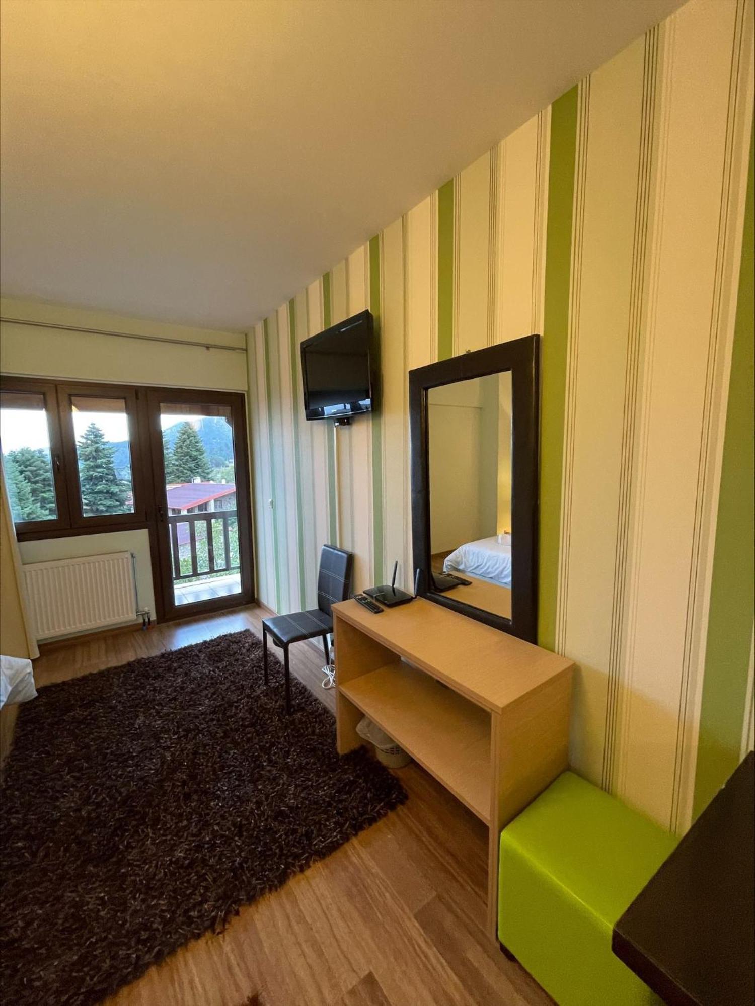 7Hills By Life Houses Eptalofos Room photo